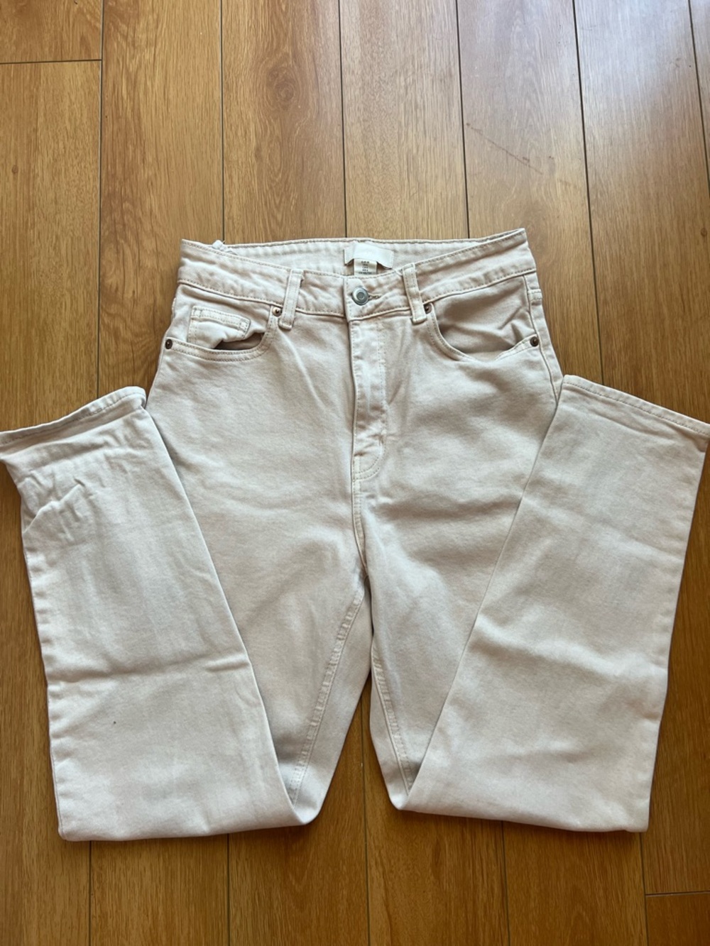 H&M High Rise Jeans in Light Beige